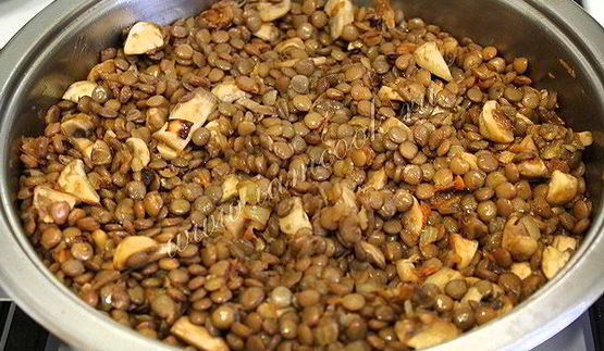 чечевица с грибами