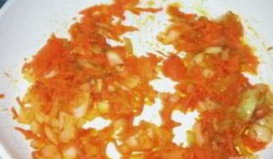 чечевица желтая на сковороде