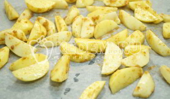 картофель дольками в духовке
