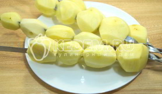 картофель на шампурах