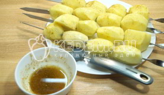 картофель на шампурах