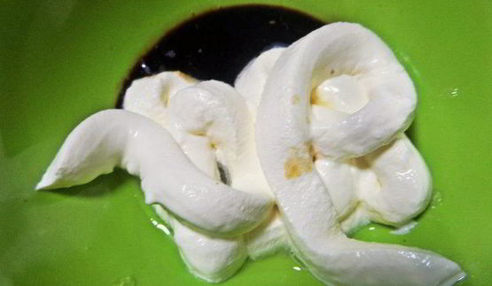 картофель с беконом, авокадо и сыром