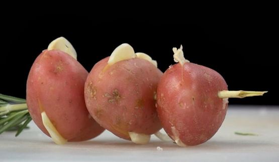 картофель с чесноком