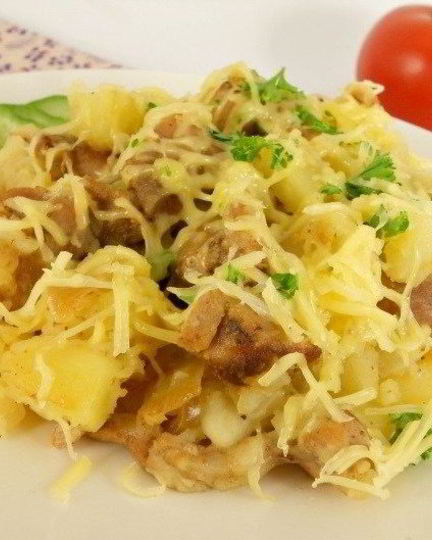 Рецепт картофеля с индюшиным мясом и сыром
