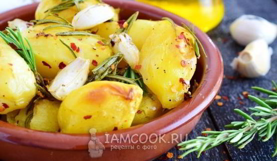 картофель с розмарином и чесноком в духовке