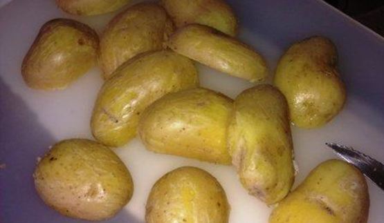 картофель с розмарином и чесноком