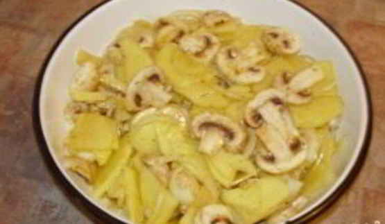 картофель с шампиньонами и сыром в духовке