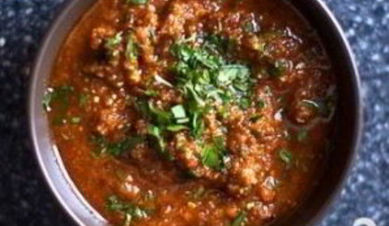 картофель с соусом чили