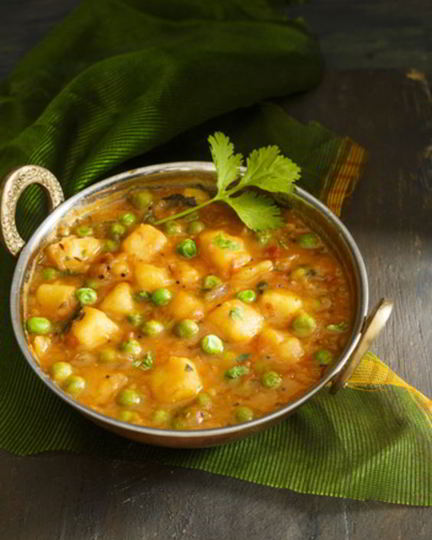 Рецепт картофеля с зеленым горошком и томатным карри