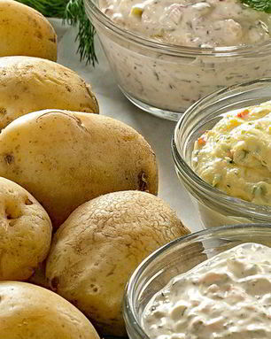 Картофель в мундире с тремя дипами