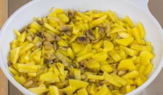 картофель, жаренный с грибами