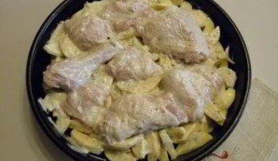 картошка с курицей в духовке под соусом