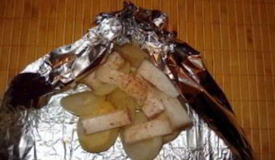 картошка с салом в духовке в фольге