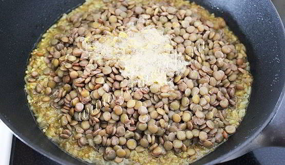 лимонный рис, жареный с чечевицей