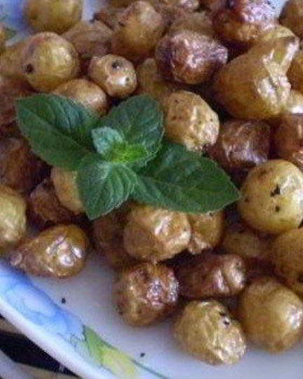 Рецепт мелкого картофеля с чесноком