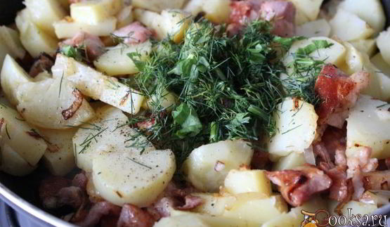 молодой картофель с сырокопченой грудинкой