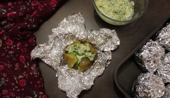 печеный картофель с грибной начинкой