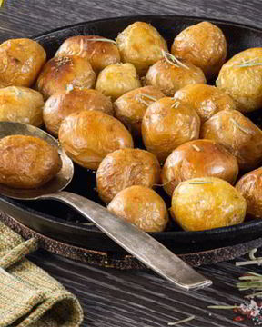 Печеный картофель с пряными травами