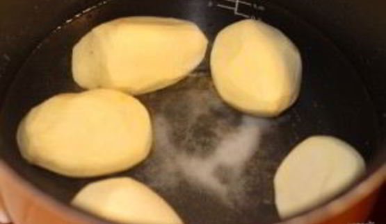 печеный картофель в фольге в духовке