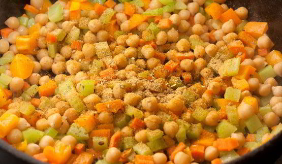 постный рис с овощами и нутом