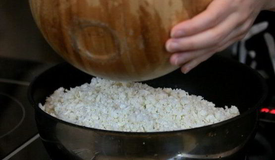 рис из цветной капусты с овощами