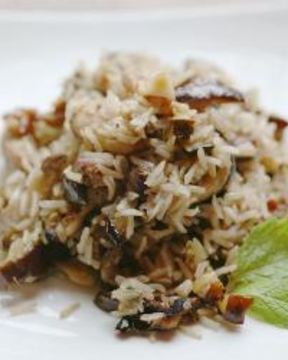 Рис коричневый с баклажанами