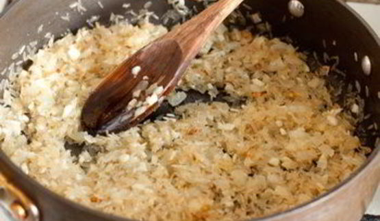 рис с чесноком и черным кунжутом