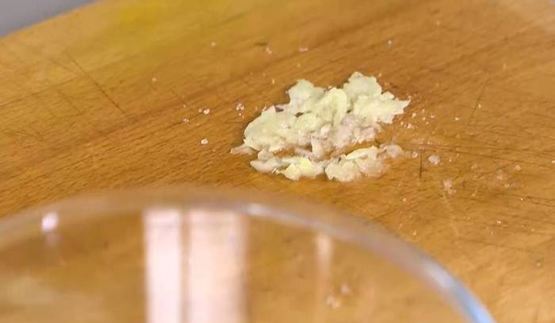 рис с фетой, помидорами, оливками и каперсами