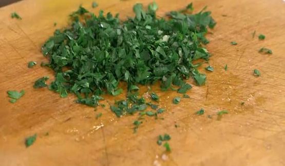 рис с фетой, помидорами, оливками и каперсами