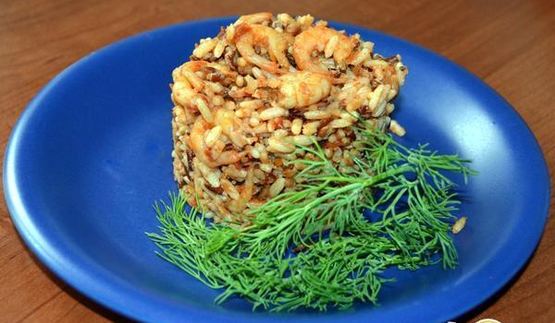 рис с креветками в томатном соусе