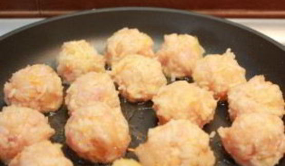 рис с куриным фаршем и помидорами