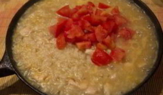 рис с курицей и помидорами