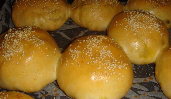 рис с мясом в булочке