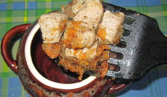 рис с мясом в горшочках