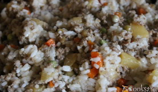 рис с овощами и мясным фаршем
