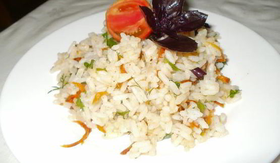 рис с овощами и зеленью
