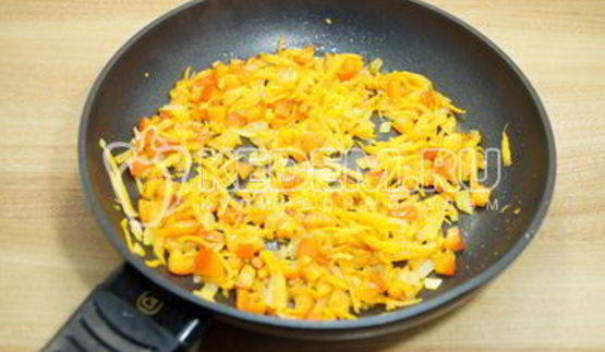 рис с овощами на сковороде