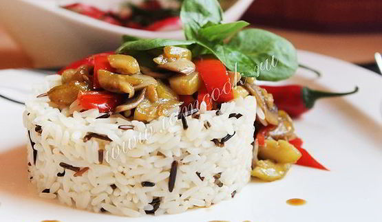 рис с шампиньонами и цуккини