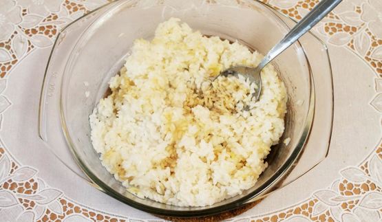 рис с соевым соусом