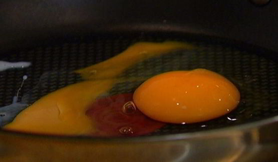 рис с яйцами и зеленым горошком по-индонезийски