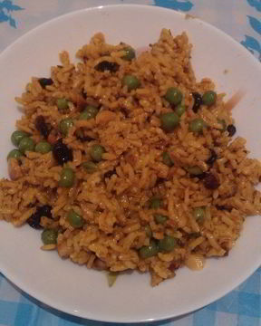 Рис с зеленым горошком