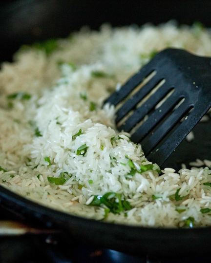 Рецепт риса с зеленью на гарнир