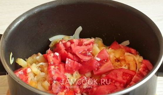 жареная картошка с помидорами