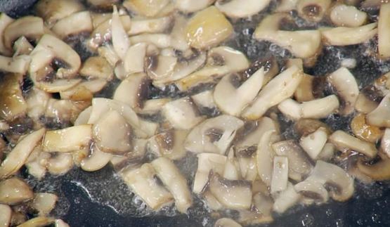 жареная картошка с шампиньонами