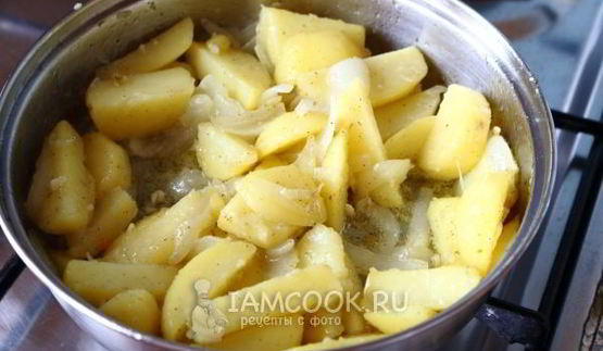 жареная картошка с яйцом