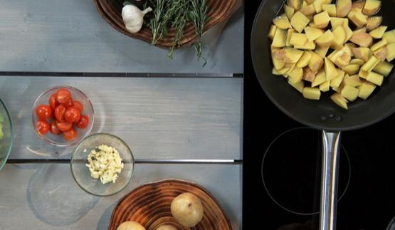 жареный картофель с медово-горчичной заправкой