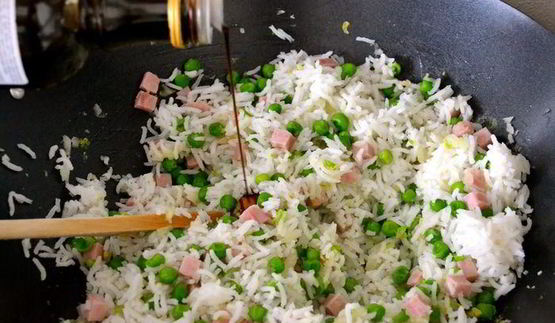 жареный рис по-кантонезийски