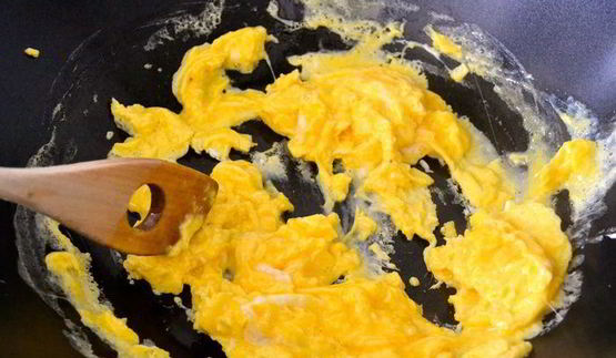 жареный рис по-кантонезийски