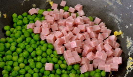 жареный рис по-кантонезийски