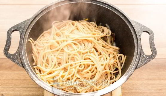 гречневая лапша с говядиной и овощами